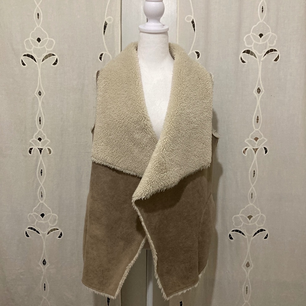 Velvet by Graham & Spencer Faux Fur Sherpa Open Front Vest with Pockets, Size S